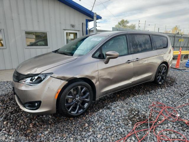 CHRYSLER PACIFICA T 2018 with VIN 2C4RC1FGXJR332687 - Photo from auction