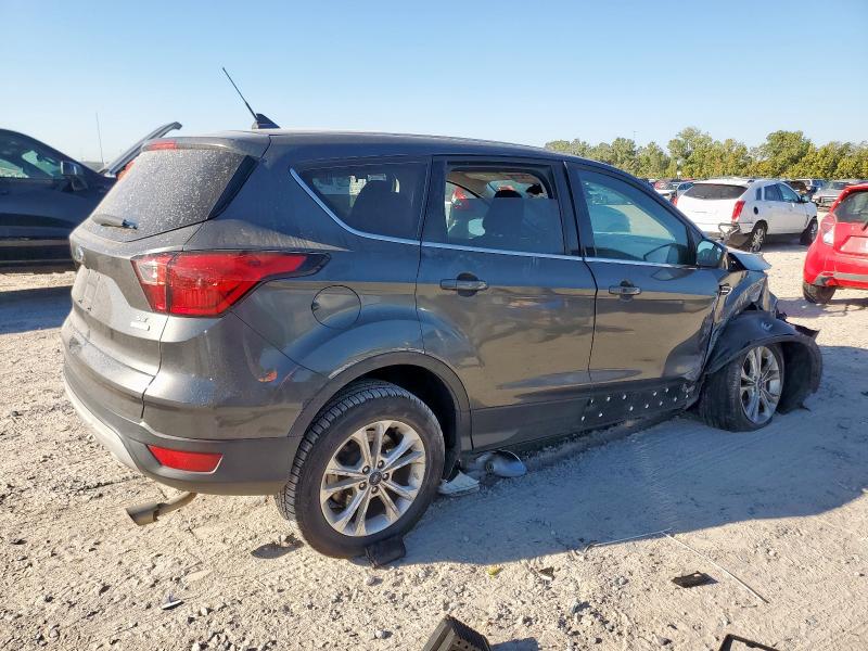 Photo 3 from auction – 2019 FORD ESCAPE SE with VIN 1FMCU0GD1KUB00528