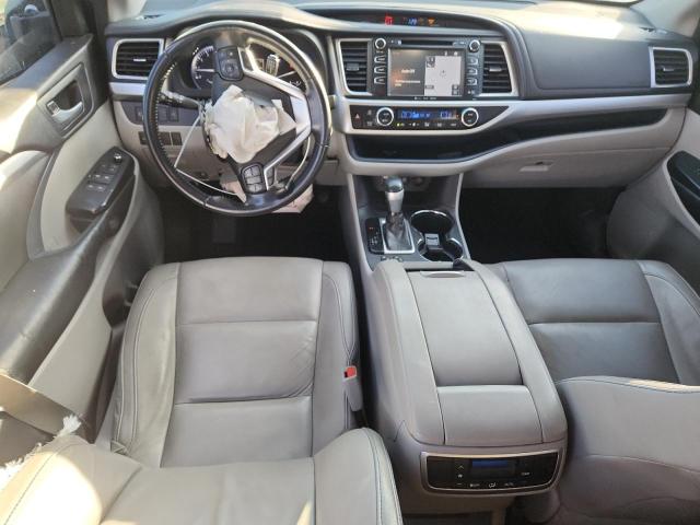 Photo 8 from auction – 2017 TOYOTA HIGHLANDER with VIN 5TDKZRFH4HS523773