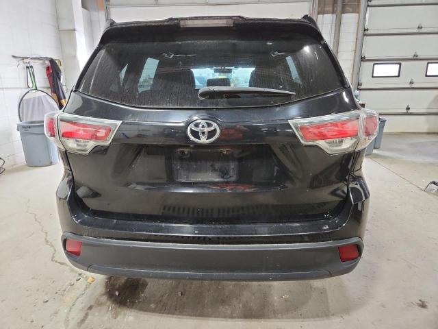 Photo 6 from auction – 2015 TOYOTA HIGHLANDER with VIN 5TDZARFH9FS017147