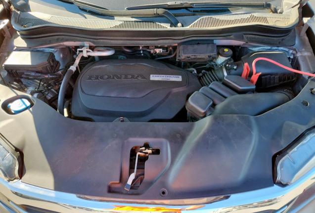 Photo 11 from auction – 2017 HONDA PILOT with VIN 5FNYF5H51HB000164