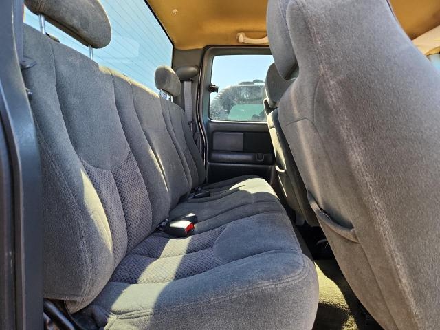 Photo 10 from auction – 2003 CHEVROLET SILVERADO C1500 with VIN 2GCEC19V731396406