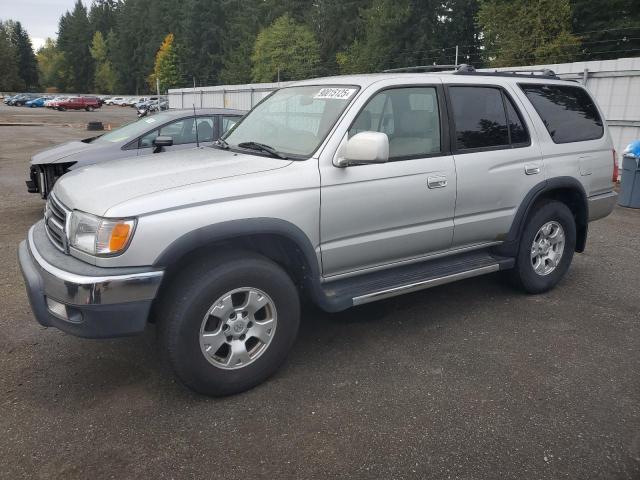 TOYOTA 4RUNNER SR 2000 with VIN JT3GN86R1Y0170517 - Photo from auction