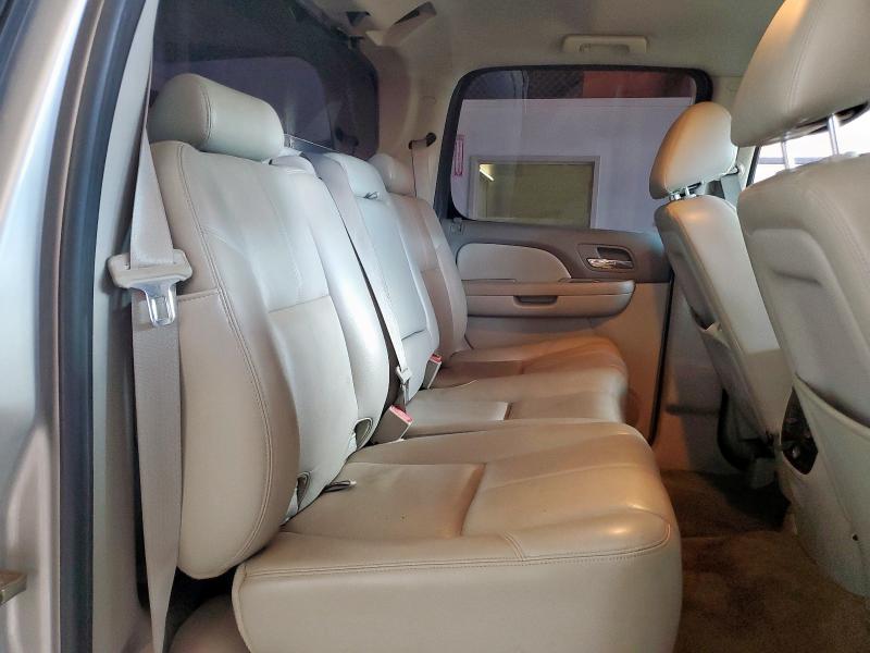 Photo 10 from auction – 2011 CHEVROLET AVALANCHE with VIN 3GNTKFE36BG179616