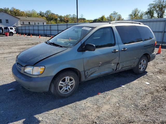 TOYOTA SIENNA LE 2000 with VIN 4T3ZF13C6YU192064 - Photo from auction