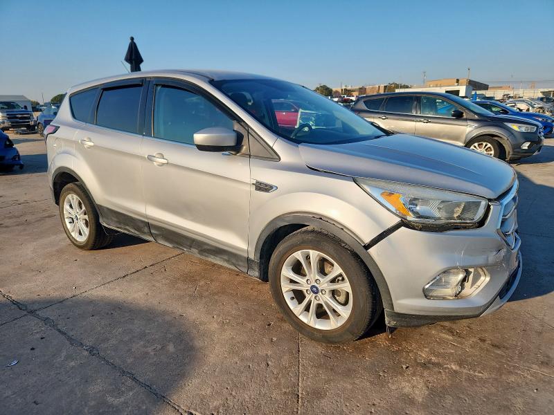 Photo 4 from auction – 2017 FORD ESCAPE SE with VIN 1FMCU0GD2HUB95173