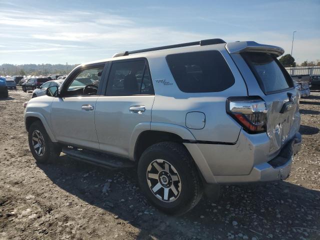 Photo 2 from auction – 2020 TOYOTA 4RUNNER SR with VIN JTEBU5JR6L5799664