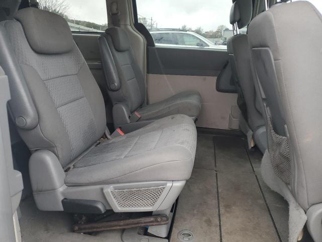 Photo 11 from auction – 2010 CHRYSLER TOWN & COU with VIN 2A4RR5D18AR450557