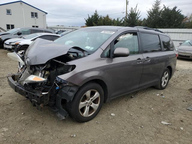 TOYOTA SIENNA LE 2015 with VIN 5TDKK3DC1FS531447 - Photo from auction