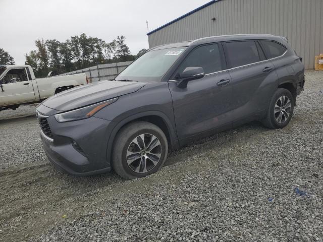 TOYOTA HIGHLANDER 2022 with VIN 5TDGZRAH7NS127975 - Photo from auction