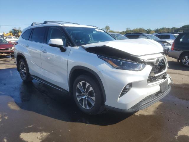 Photo 4 from auction – 2022 TOYOTA HIGHLANDER with VIN 5TDGZRBH7NS583117