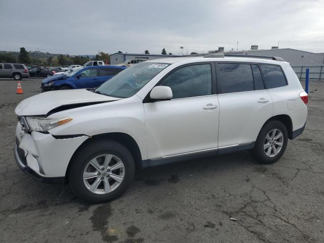 TOYOTA HIGHLANDER 2013 with VIN 5TDBK3EH4DS275909 - Photo from auction