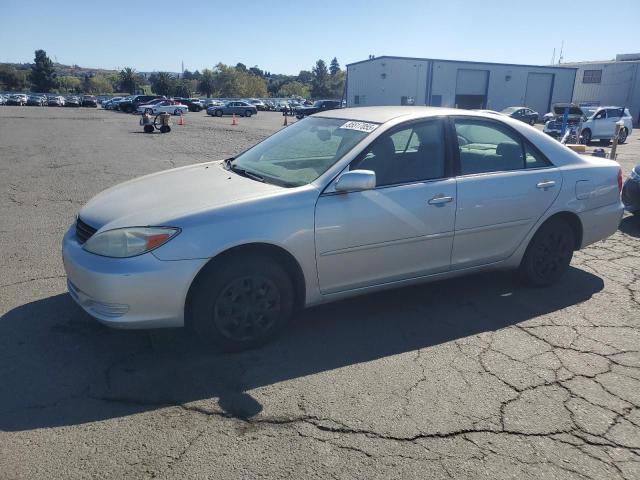 TOYOTA CAMRY LE 2002 with VIN 4T1BE32K52U550733 - Photo from auction