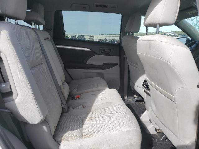 Photo 11 from auction – 2016 TOYOTA HIGHLANDER with VIN 5TDBKRFH3GS239490