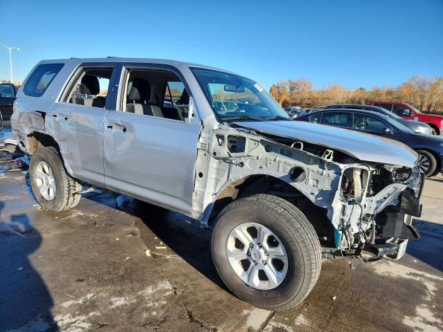 Photo 4 from auction – 2016 TOYOTA 4RUNNER SR with VIN JTEBU5JR6G5306331
