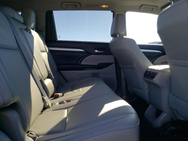 Photo 10 from auction – 2017 TOYOTA HIGHLANDER SE with VIN 5TDJZRFH7HS521334