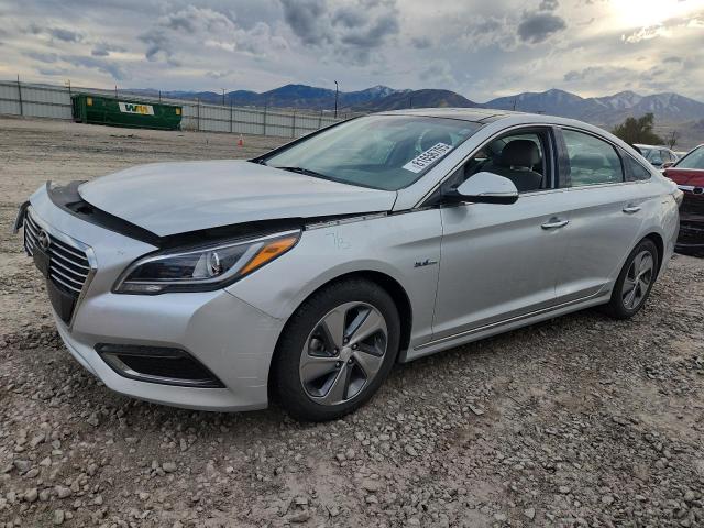HYUNDAI SONATA HYB 2016 with VIN KMHE34L14GA009129 - Photo from auction