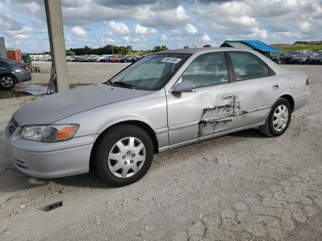 TOYOTA CAMRY CE 2001 with VIN 4T1BG22K41U061131 - Photo from auction