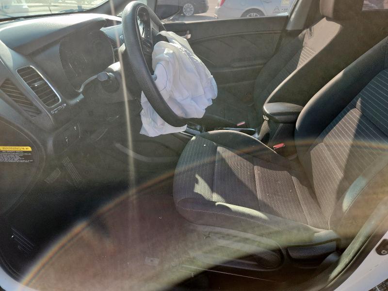 Photo 7 from auction – 2018 KIA FORTE with VIN 3KPFL4A73JE182550