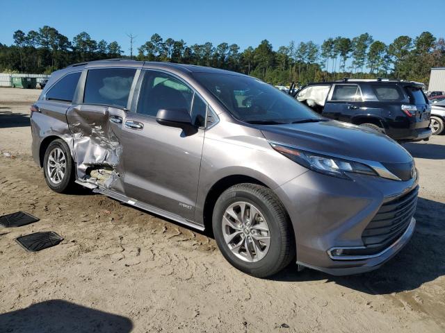 Photo 4 from auction – 2021 TOYOTA SIENNA XLE with VIN 5TDYRKEC6MS009456
