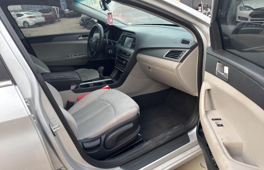 Photo 5 from auction – 2016 HYUNDAI SONATA SE with VIN 5NPE24AF9GH346779