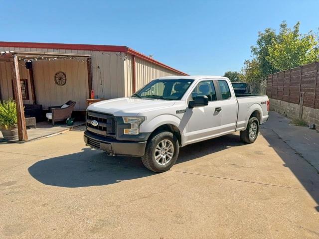 Photo 2 from auction – 2016 FORD F150 SUPER with VIN 1FTFX1EF8GKD96833