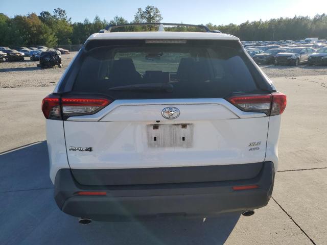 Photo 6 from auction – 2019 TOYOTA RAV4 XLE with VIN JTMP1RFV4KD008813