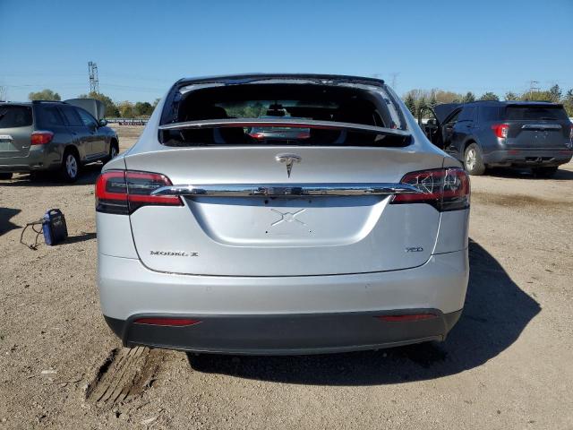 Photo 6 from auction – 2016 TESLA MODEL X with VIN 5YJXCBE2XGF017668