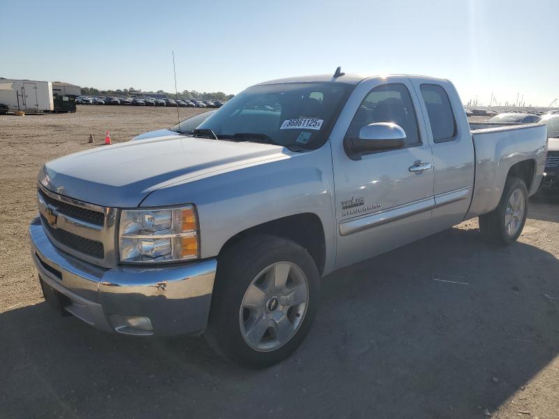 CHEVROLET SILVERADO 2013 with VIN 1GCRCSE06DZ106537 - Photo from auction