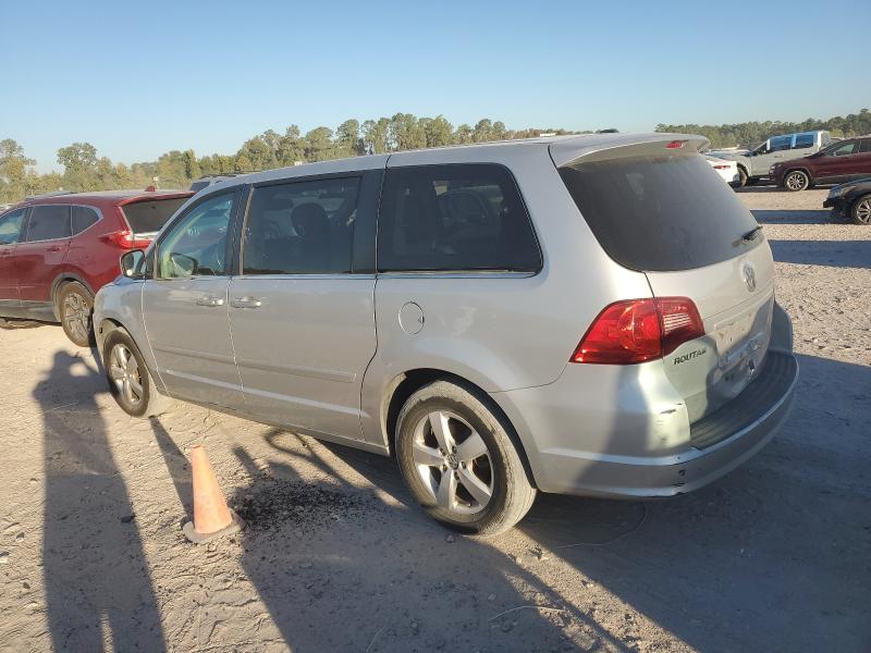 Photo 2 from auction – 2010 VOLKSWAGEN ROUTAN with VIN 2V4RW3D14AR246072