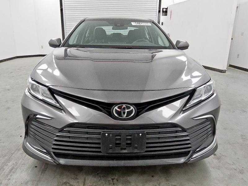 Photo 5 from auction – 2022 TOYOTA CAMRY LE with VIN 4T1C11AK2NU028992