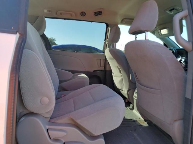 Photo 11 from auction – 2018 TOYOTA SIENNA LE with VIN 5TDKZ3DC6JS965349