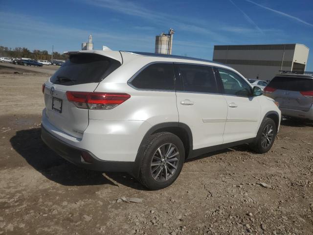 Photo 3 from auction – 2019 TOYOTA HIGHLANDER with VIN 5TDJZRFH7KS731097