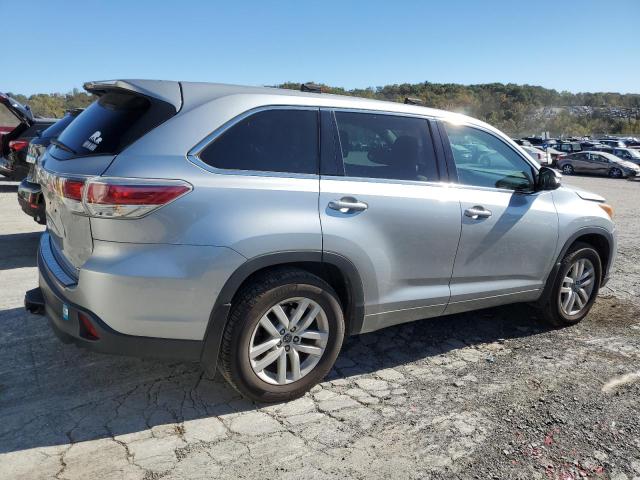 Photo 3 from auction – 2016 TOYOTA HIGHLANDER LE with VIN 5TDBKRFH9GS272431