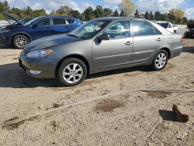 TOYOTA CAMRY LE 2005 with VIN 4T1BF30K35U594900 - Photo from auction