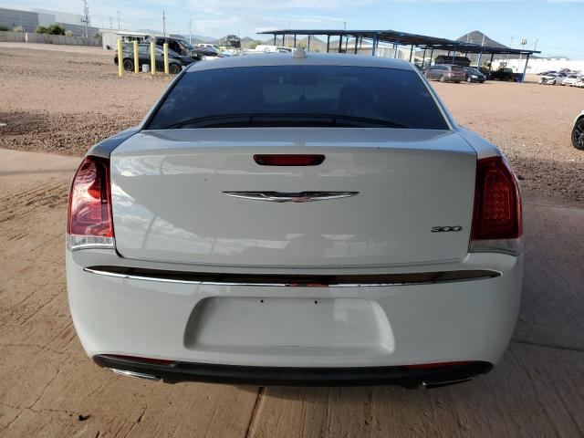 Photo 6 from auction – 2017 CHRYSLER 300 LIMITE with VIN 2C3CCAAG4HH609948