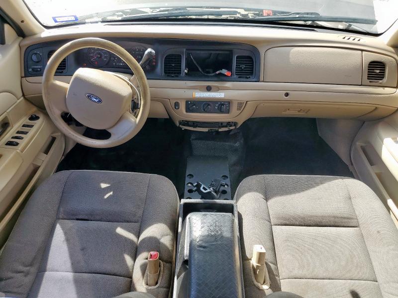 Photo 8 from auction – 2010 FORD CROWN VICT with VIN 2FABP7BV3AX117618