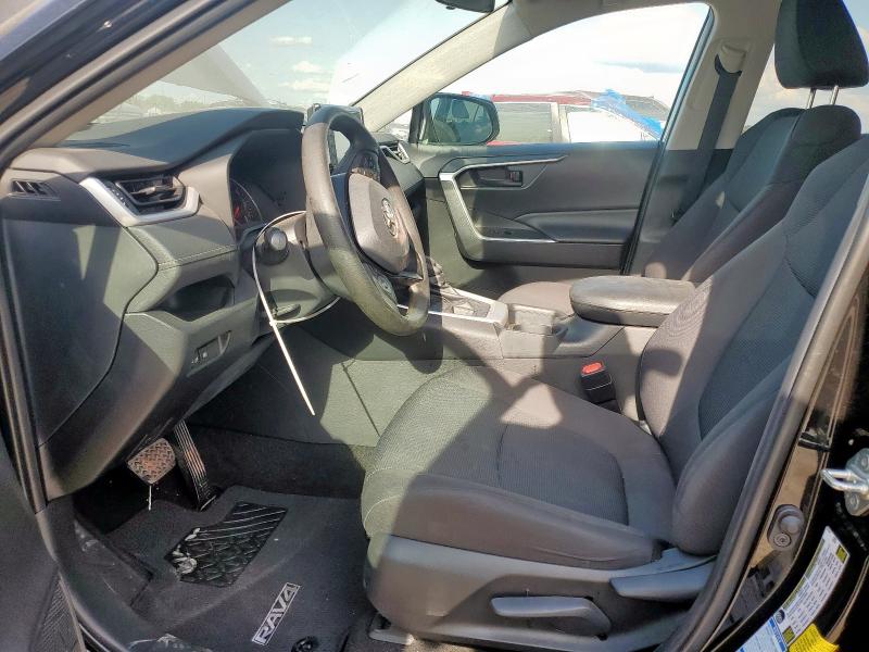 Photo 7 from auction – 2020 TOYOTA RAV4 LE with VIN 2T3F1RFV7LW128802