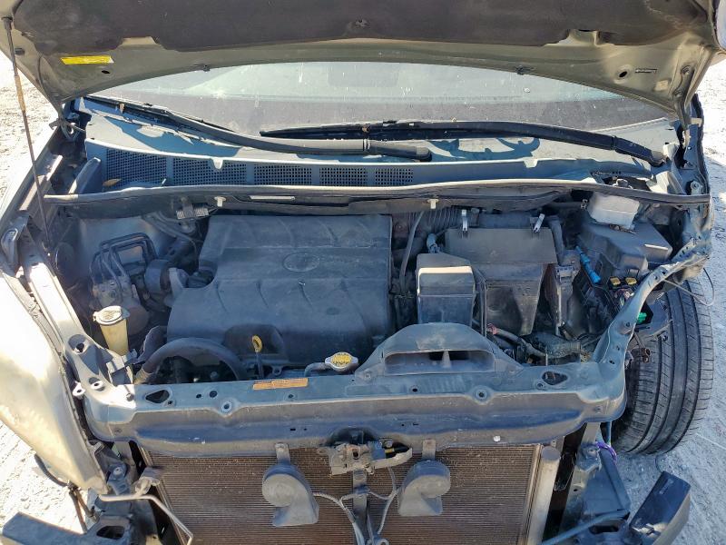 Photo 12 from auction – 2011 TOYOTA SIENNA XLE with VIN 5TDYK3DC6BS031742