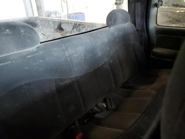 Photo 10 from auction – 2000 CHEVROLET SILVERADO with VIN 1GCEK19T1YZ269554