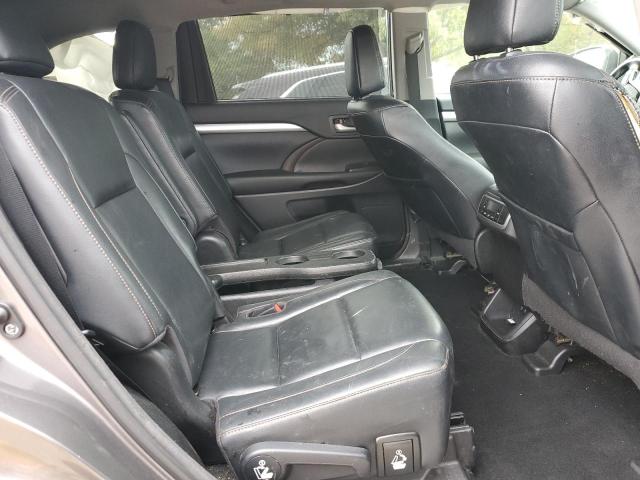 Photo 11 from auction – 2018 TOYOTA HIGHLANDER with VIN 5TDJZRFH8JS853787
