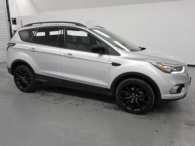 Photo 4 from auction – 2018 FORD ESCAPE SEL with VIN 1FMCU0HD2JUC47793