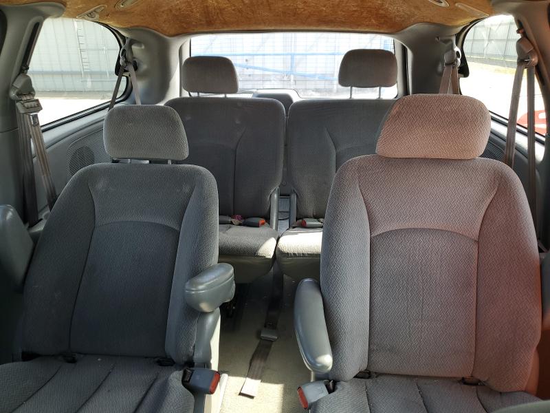 Photo 10 from auction – 2004 DODGE GRAND CARA with VIN 1D4GP24R04B563285