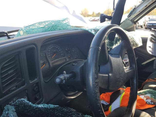 Photo 9 from auction – 2004 CHEVROLET AVALANCHE with VIN 3GNEC12T94G204072