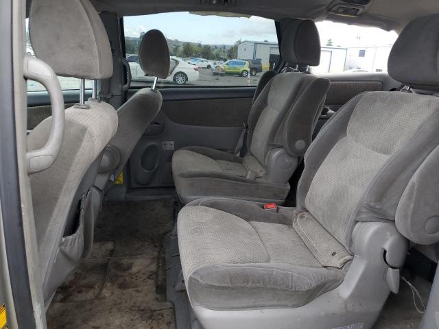 Photo 11 from auction – 2010 TOYOTA SIENNA CE with VIN 5TDKK4CCXAS322952