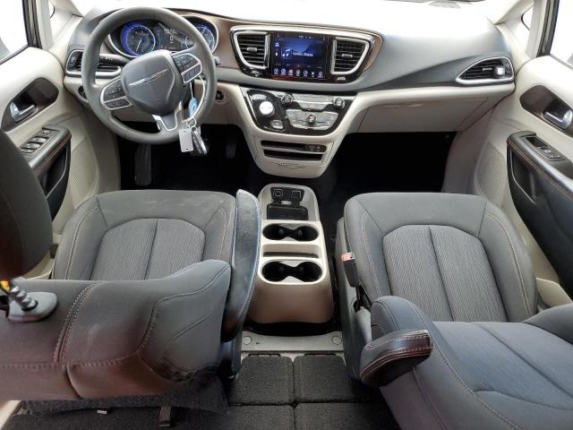 Photo 8 from auction – 2017 CHRYSLER PACIFICA T with VIN 2C4RC1DGXHR519442