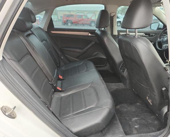 Photo 10 from auction – 2015 VOLKSWAGEN PASSAT SE with VIN 1VWBV7A33FC084556
