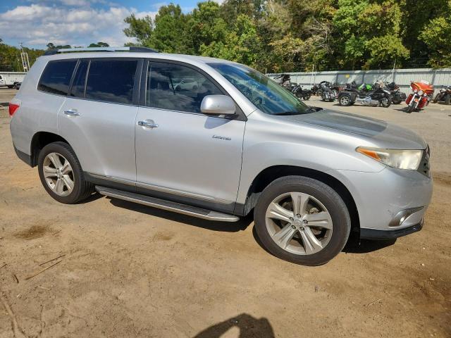 Photo 4 from auction – 2013 TOYOTA HIGHLANDER with VIN 5TDDK3EH2DS219802