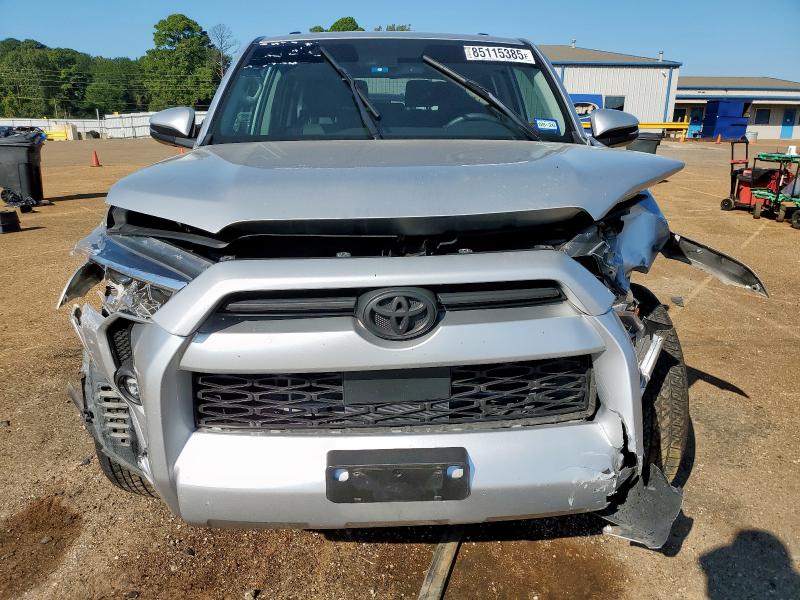 Photo 5 from auction – 2022 TOYOTA 4RUNNER SR with VIN JTEFU5JR5N5277466