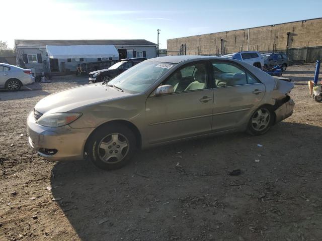 TOYOTA CAMRY LE 2003 with VIN 4T1BF32K13U556835 - Photo from auction